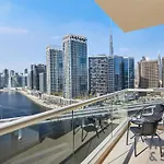 Stylish Renovated 1-Bedroom In Mayfair Residency
