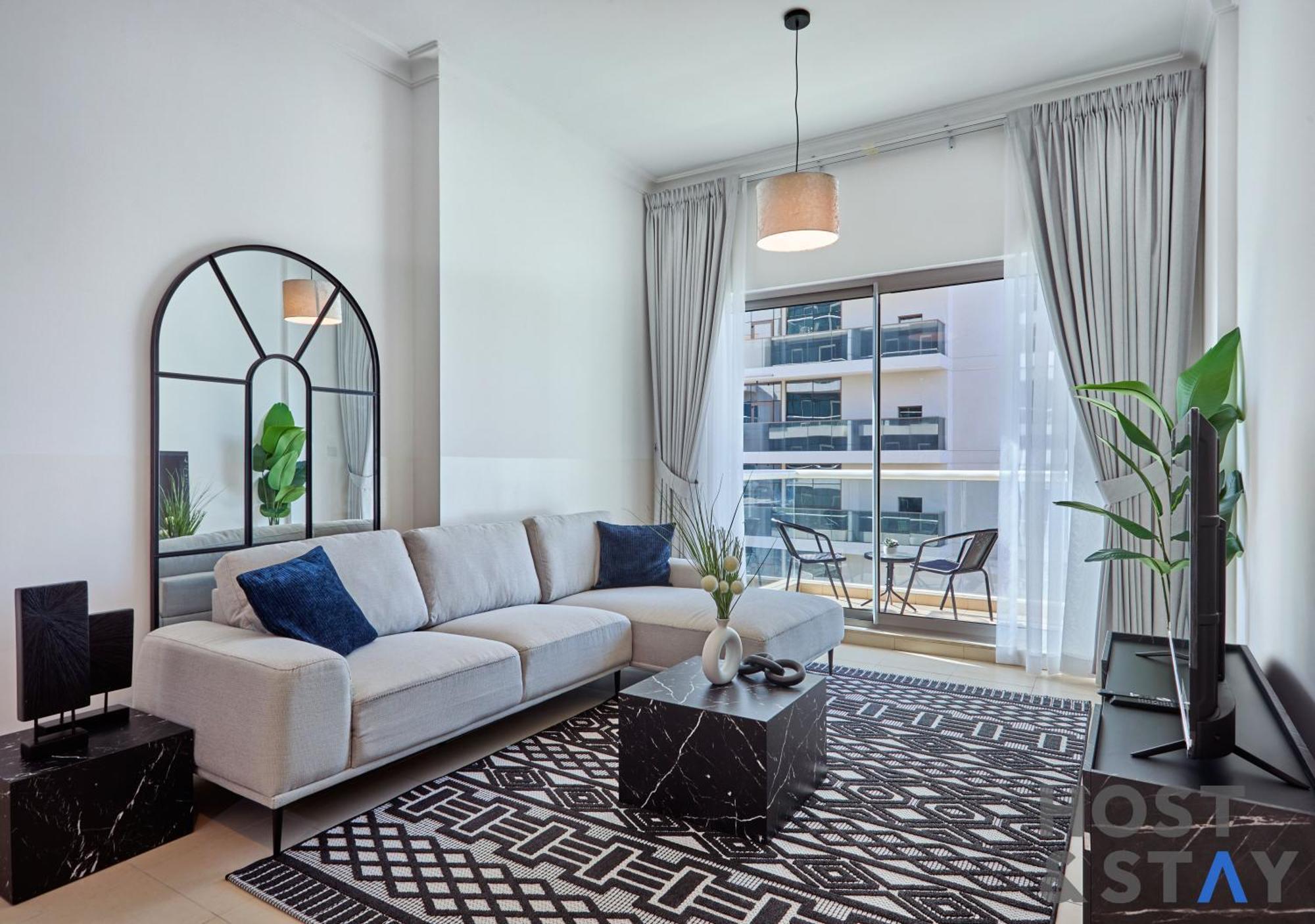 Apartment Stylish Renovated 1-bedroom In Mayfair Residency *