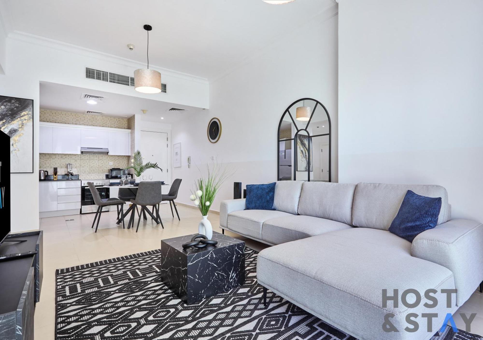 Apartment Stylish Renovated 1-bedroom In Mayfair Residency