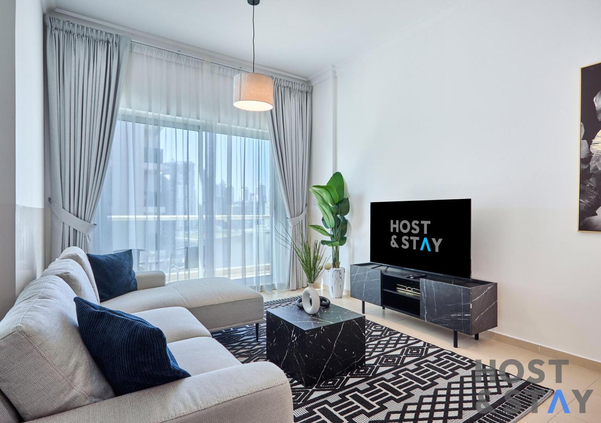 Stylish Renovated 1-bedroom In Mayfair Residency